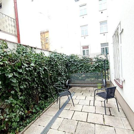 Apartment Captain Nemo Prague Exterior photo
