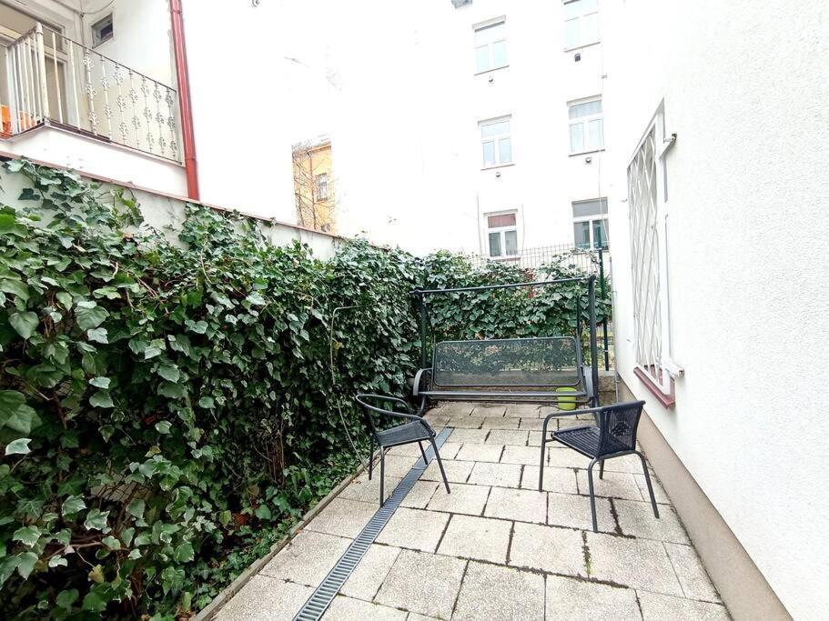 Apartment Captain Nemo Prague Exterior photo